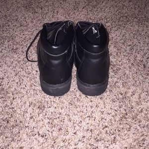 LowCut Black Timberland Boots